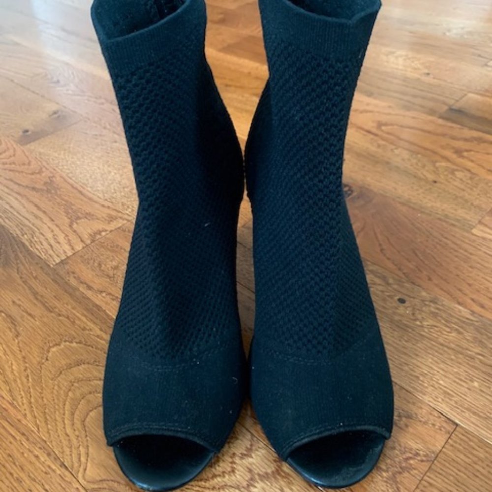 Express Peep-toe Sock Booties Size 6 - Picture 2 of 6